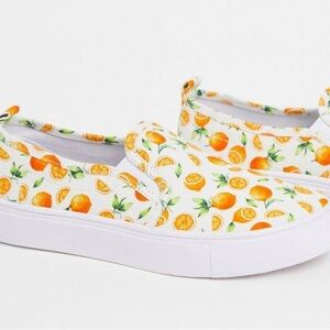 ASOS women’s dotty slip on canvas sneakers spring summer casual cheap white sz 9